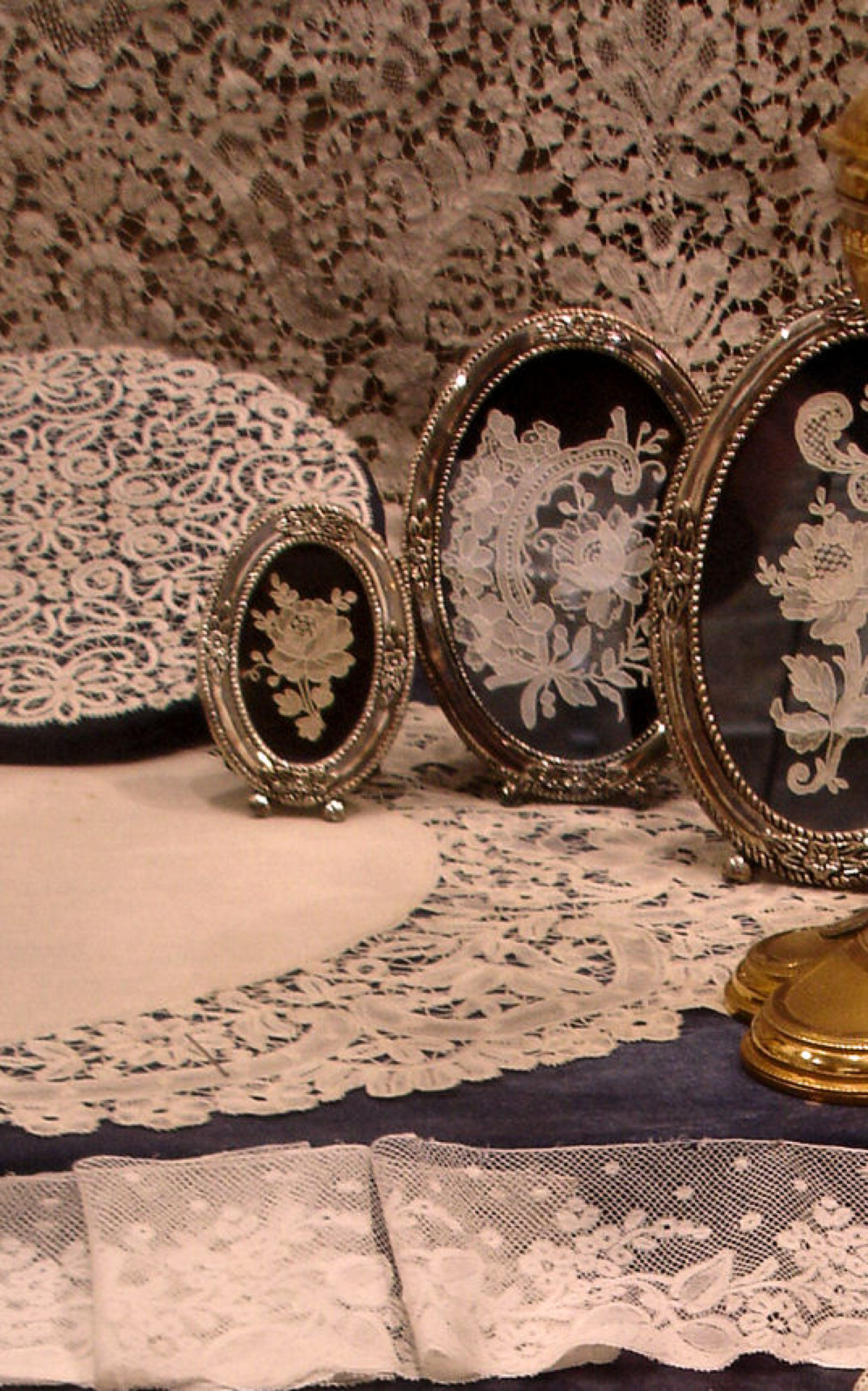 Il merletto di Chiaramonte Gulfi: fili d'oro che tessono la storia iblea - Foto: Carolus/Wikipedia