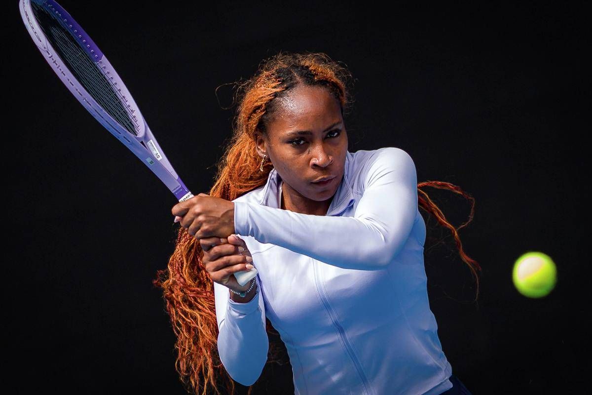 Gauff, debutto ok agli Australian Open e capelli rossi in 'omaggio' a Sinner - 