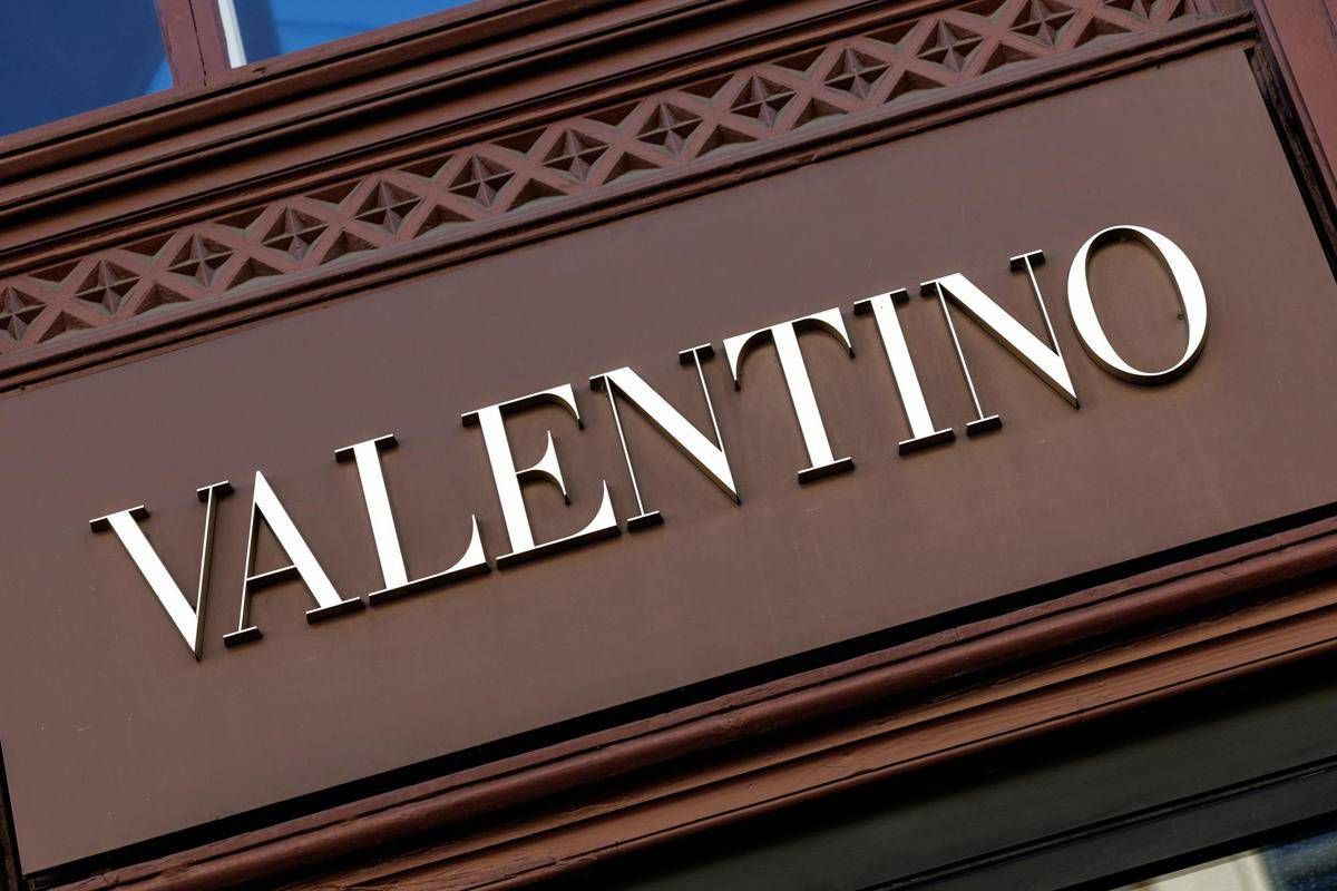 Valentino, quel rosso simbolo di eleganza che racchiude la storia della maison - 