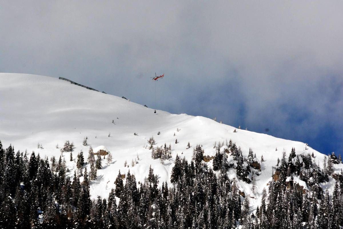 Valanga in Valle d'Aosta, morto scialpinista - 