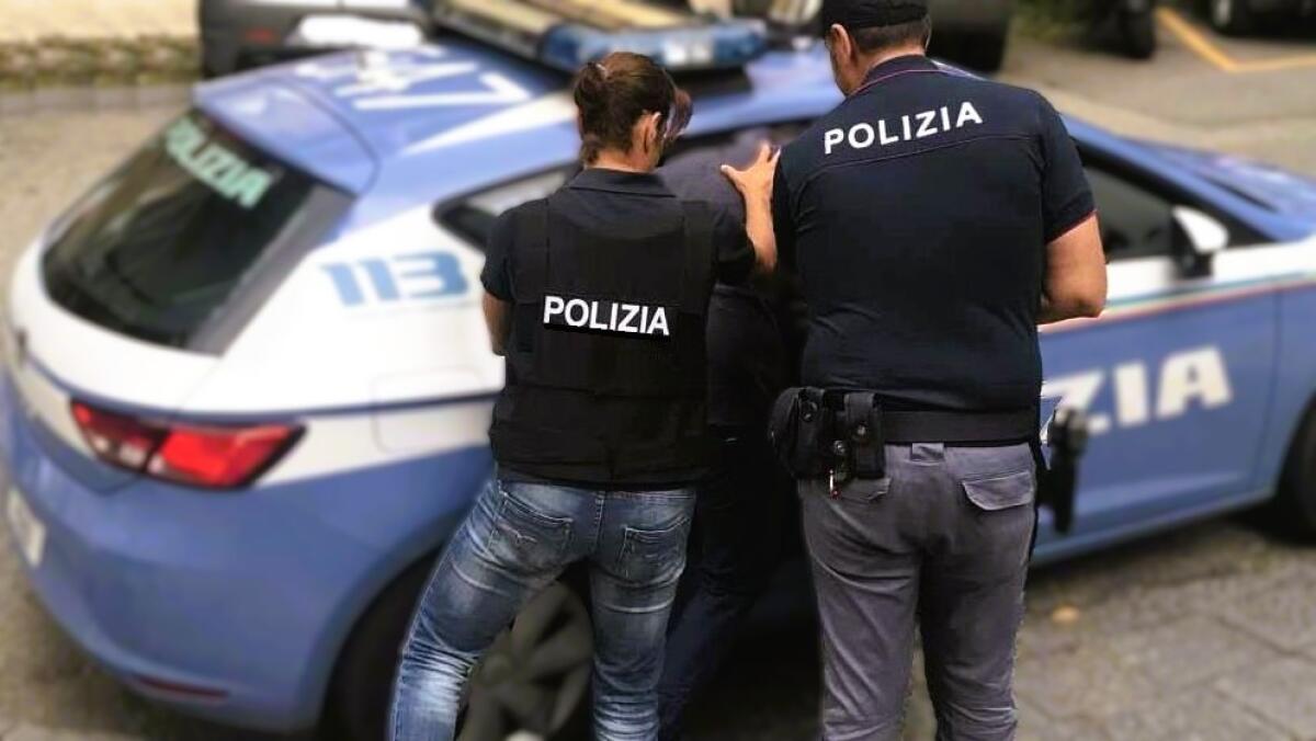 Polizia di Caltanissetta arresta venticinquenne per detenzione di hashish a Niscemi - 