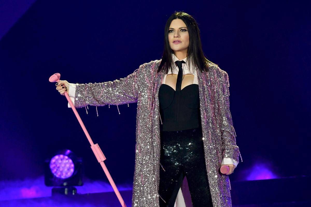 Milano Cortina 2026, Laura Pausini alla cerimonia di apertura delle Olimpiadi Invernali - 