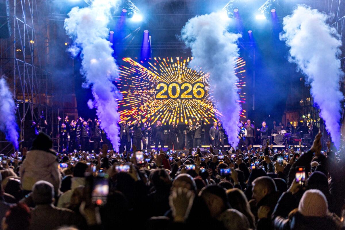 Capodanno a Palermo: una celebrazione di comunità e sicurezza in Piazza Politeama - 