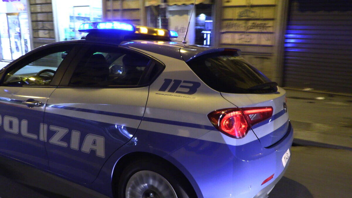 Polizia di Palermo arresta uomo per porto illegale di arma dopo un episodio di violenza domestica - 