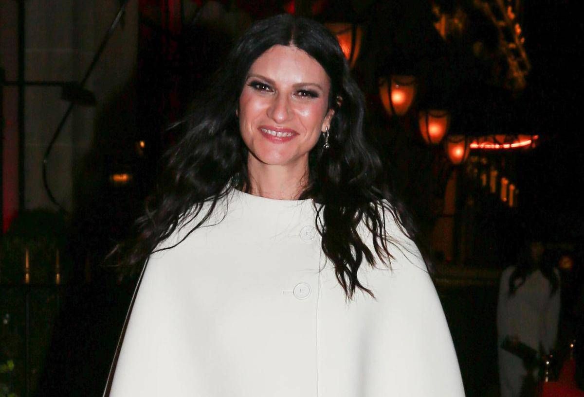Sanremo 2026, Laura Pausini co-conduttrice: un ritorno a casa 33 anni dopo 'La Solitudine' - 