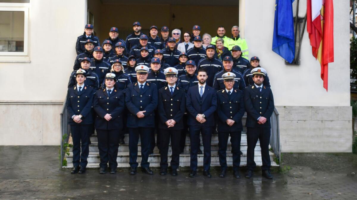 Il Comune di Caltanissetta presenta il calendario 2026 della Polizia Locale: un impegno quotidiano per la sicurezza dei cittadini - 
