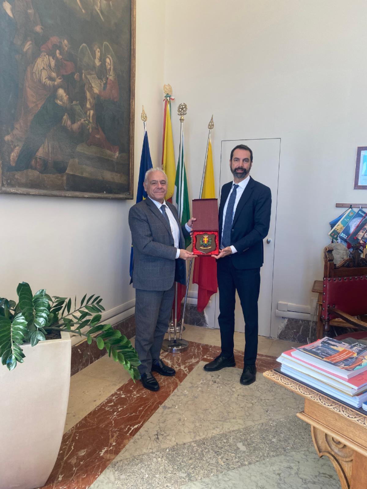 Incontro istituzionale tra il Sindaco di Messina e il nuovo Questore La Rosa - 