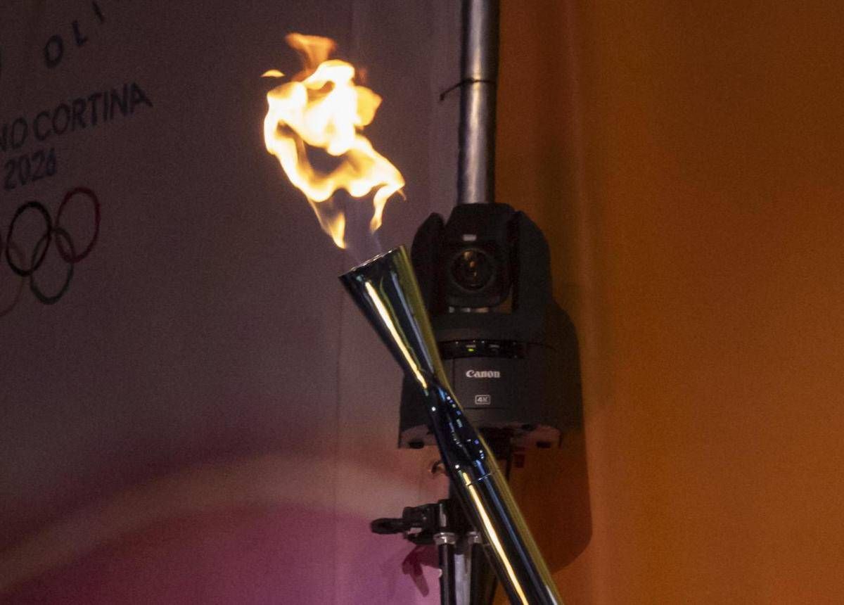 Milano-Cortina, oggi dopo 20 anni la Fiamma Olimpica torna a Torino - 