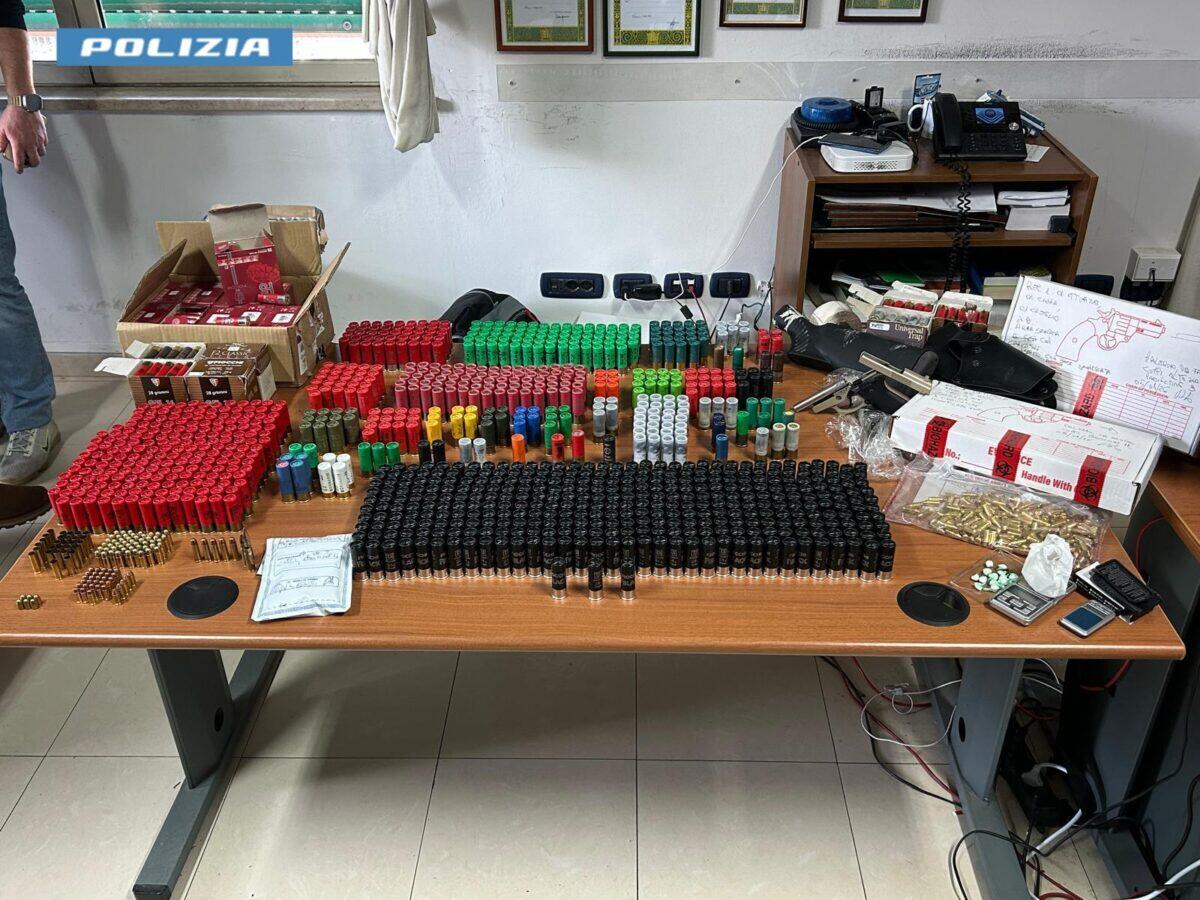 Blitz della Polizia a Palermo: sequestrate quattro pistole e oltre mille munizioni nel quartiere Zen - 
