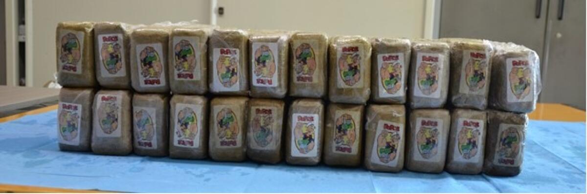 Polizia di Trapani sequestra oltre 47 chili di hashish sulle coste di Nubia - 
