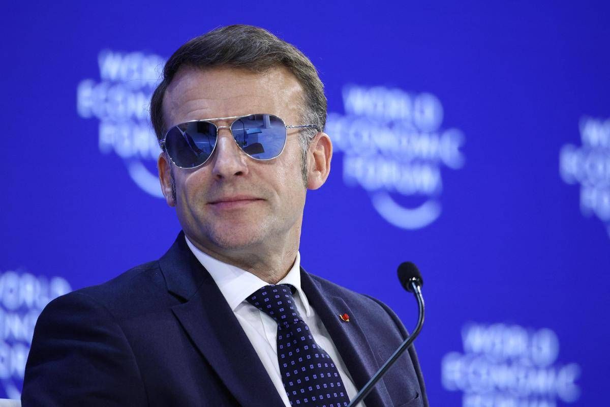 Macron e il 'giallo' degli occhiali a specchio: cosa nascondono per l'esperto - 