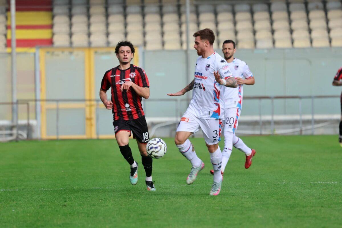 Calcio Catania e Foggia pareggiano in una sfida equilibrata nella ventesima giornata di Serie C - 