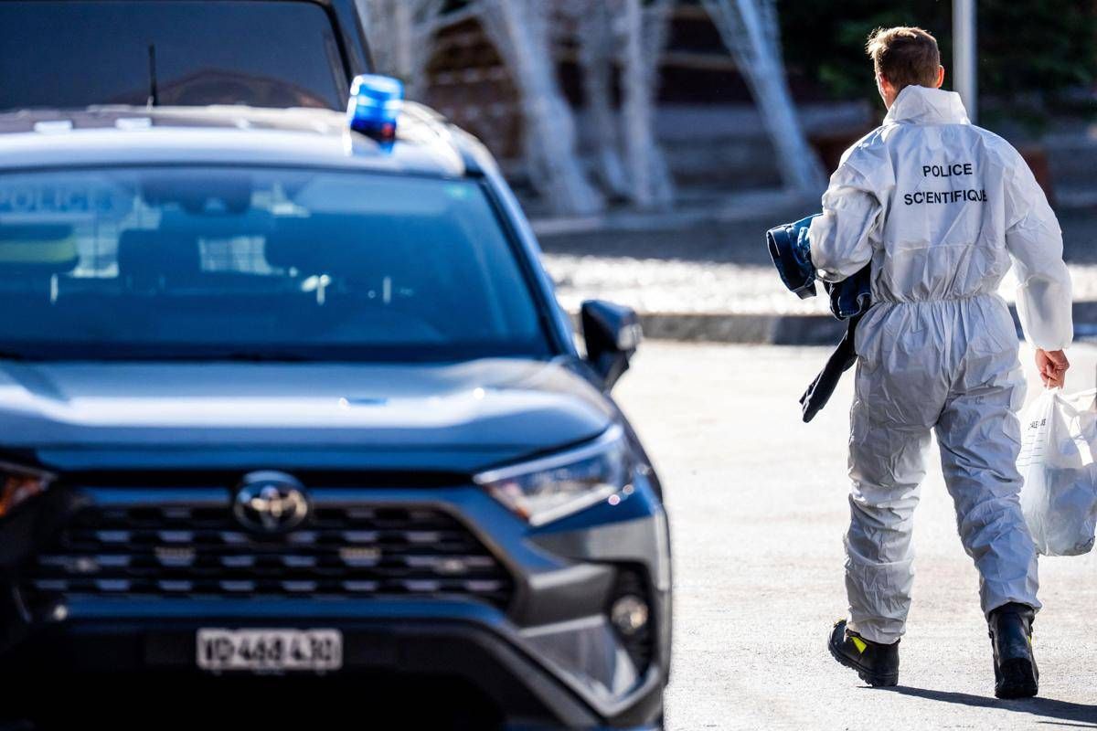 Crans-Montana, cameriere sulle spalle dei colleghi per lo spettacolo pirotecnico: il ruolo di Jessica Moretti - 