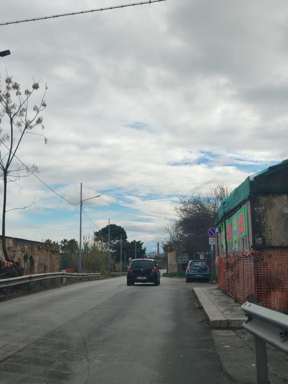 Illuminazione riattivata in via Messina Marine grazie a un intervento del Comune di Palermo - 