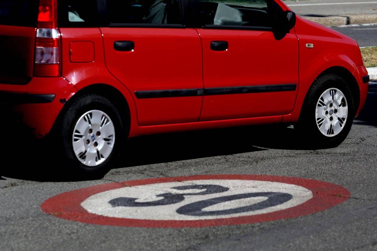 Bologna e il limite a 30 km all'ora, il Tar accoglie ricorso e annulla provvedimento - 