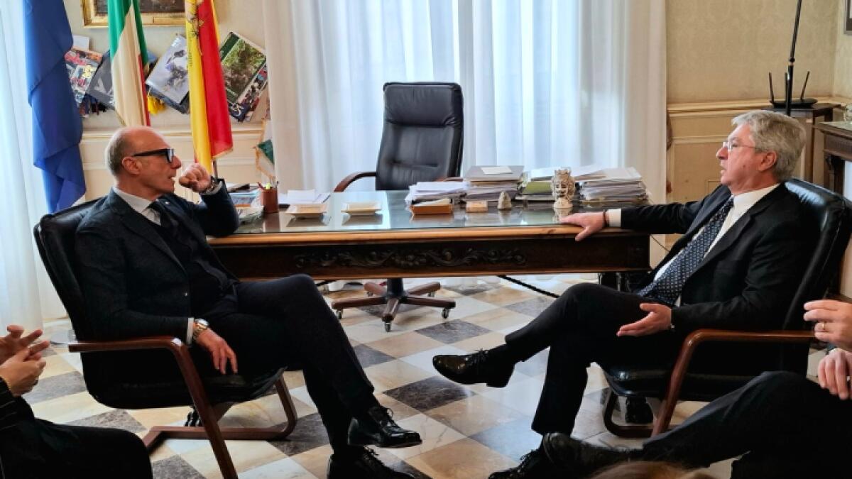 Visita istituzionale del nuovo Questore Marco Giambra al Comune di Caltanissetta per discutere di sicurezza e legalità - 