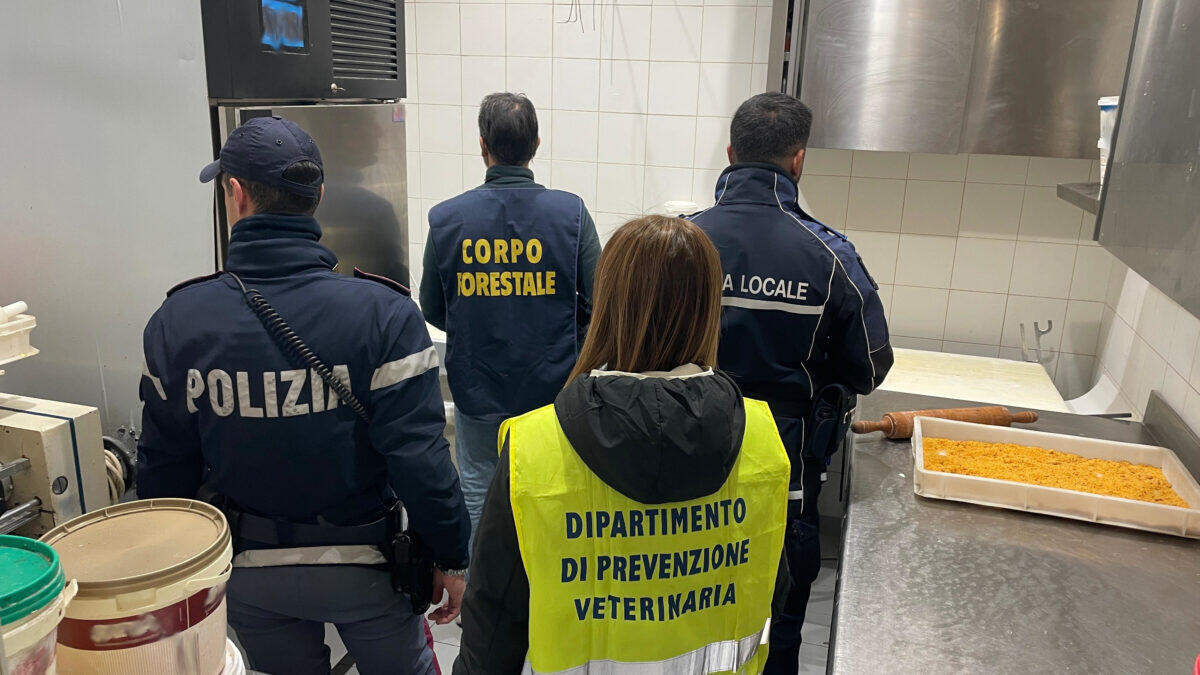 Operazione della Polizia a Catania: Sanzioni e sospensioni per violazioni nei controlli su ristoranti e bar - 