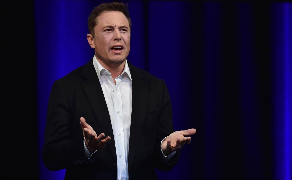 Elon Musk, scontro con Ryanair: "Quanto costa acquistarvi?" - 
