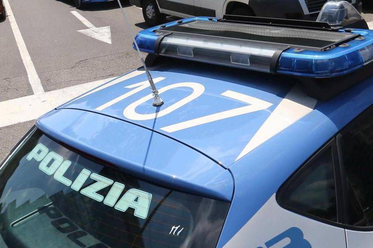 Scontri tra tifosi Lazio e Napoli su A1, 80 bloccati: sequestrati bastoni e taglierini - 