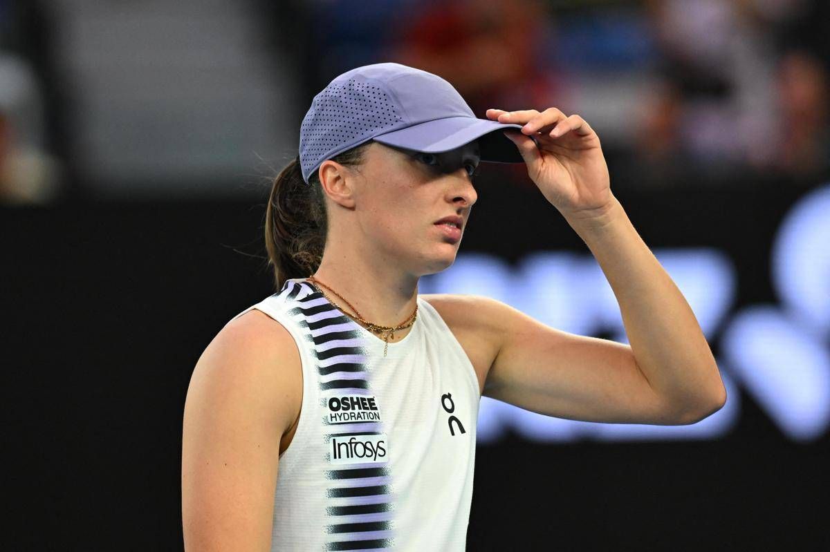 Australian Open, Swiatek perde e chiede privacy: "Siamo animali allo zoo?" - 