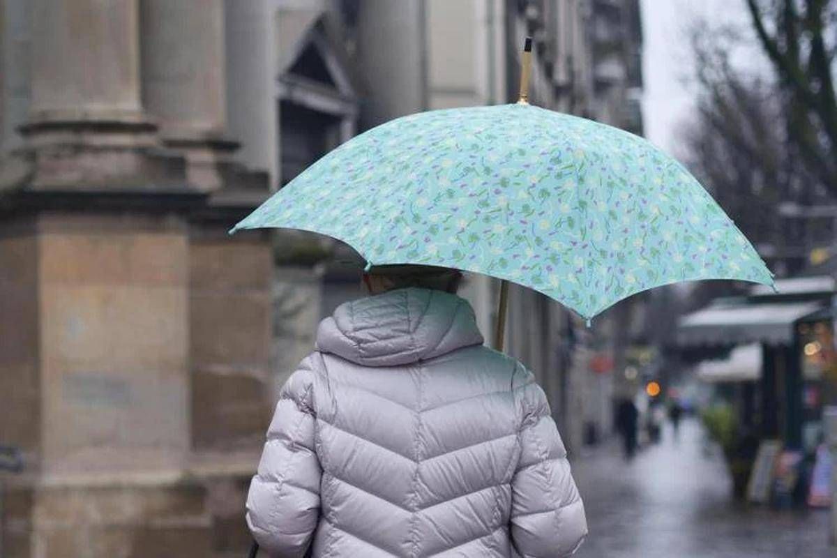 Allerta meteo rossa in Sardegna, arancione in Sicilia e Calabria: le regioni a rischio - 