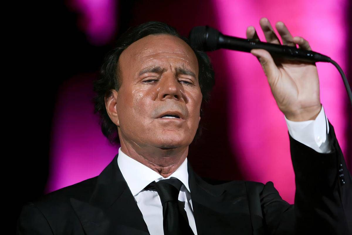 Julio Iglesias, archiviata denuncia per aggressioni sessuali - 