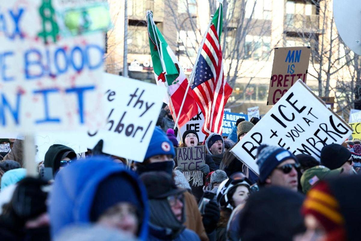 Manifestazioni anti-Ice a Minneapolis e nel resto degli Usa, migliaia in protesta - 