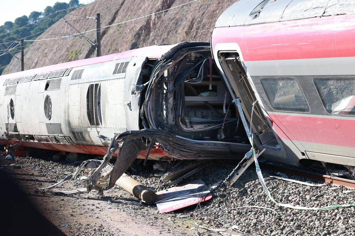 Scontro tra treni in Spagna, il rapporto sull'incidente: "Frattura rotaia possibile causa" - 