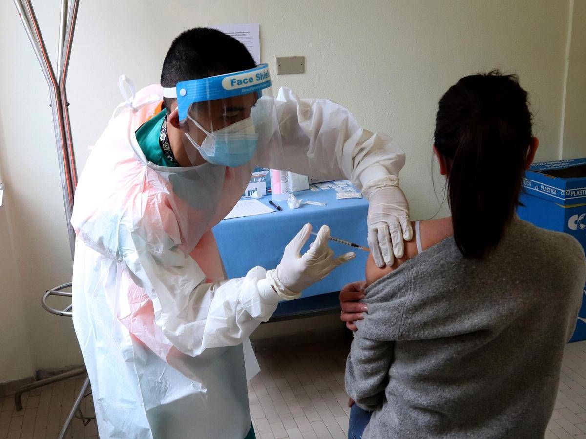 Vaccini, l'effetto giovinezza dell'anti-zoster: l'invecchiamento biologico rallenta - 