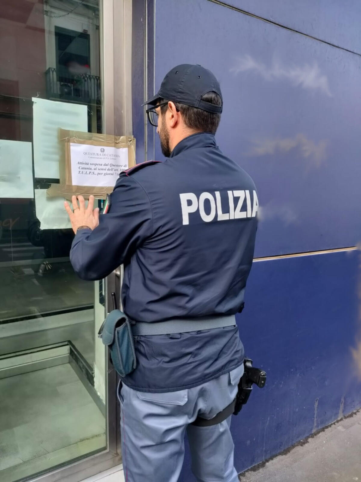 Polizia di Catania sospende attività di centro scommesse per legami con pregiudicati - 