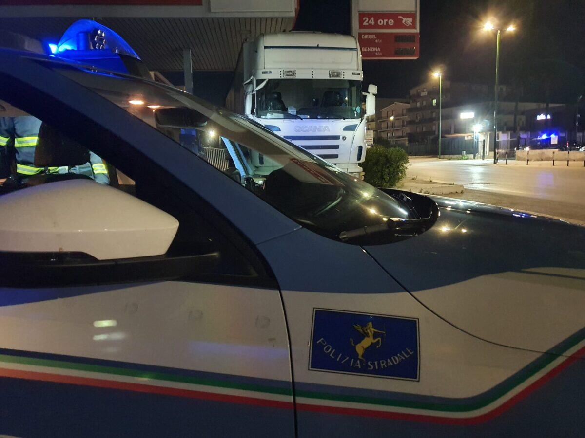 Controlli intensificati della Polizia ad Agrigento per garantire sicurezza stradale in condizioni avverse - 