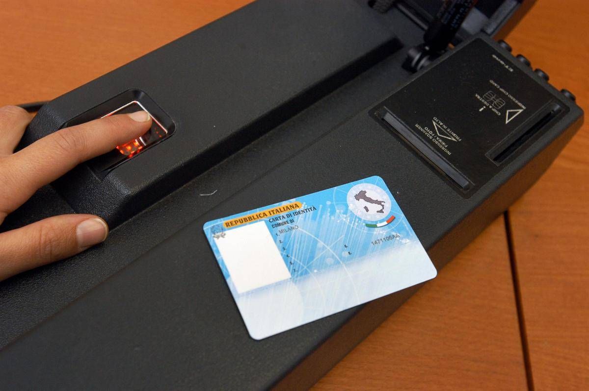 Carta d'Identità Elettronica al posto dello Spid? Come utilizzarla e come recuperare codici Pin e Puk - 