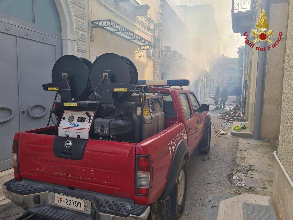 Bari, esplosione in palazzina ad Adelfia: morti due anziani - 