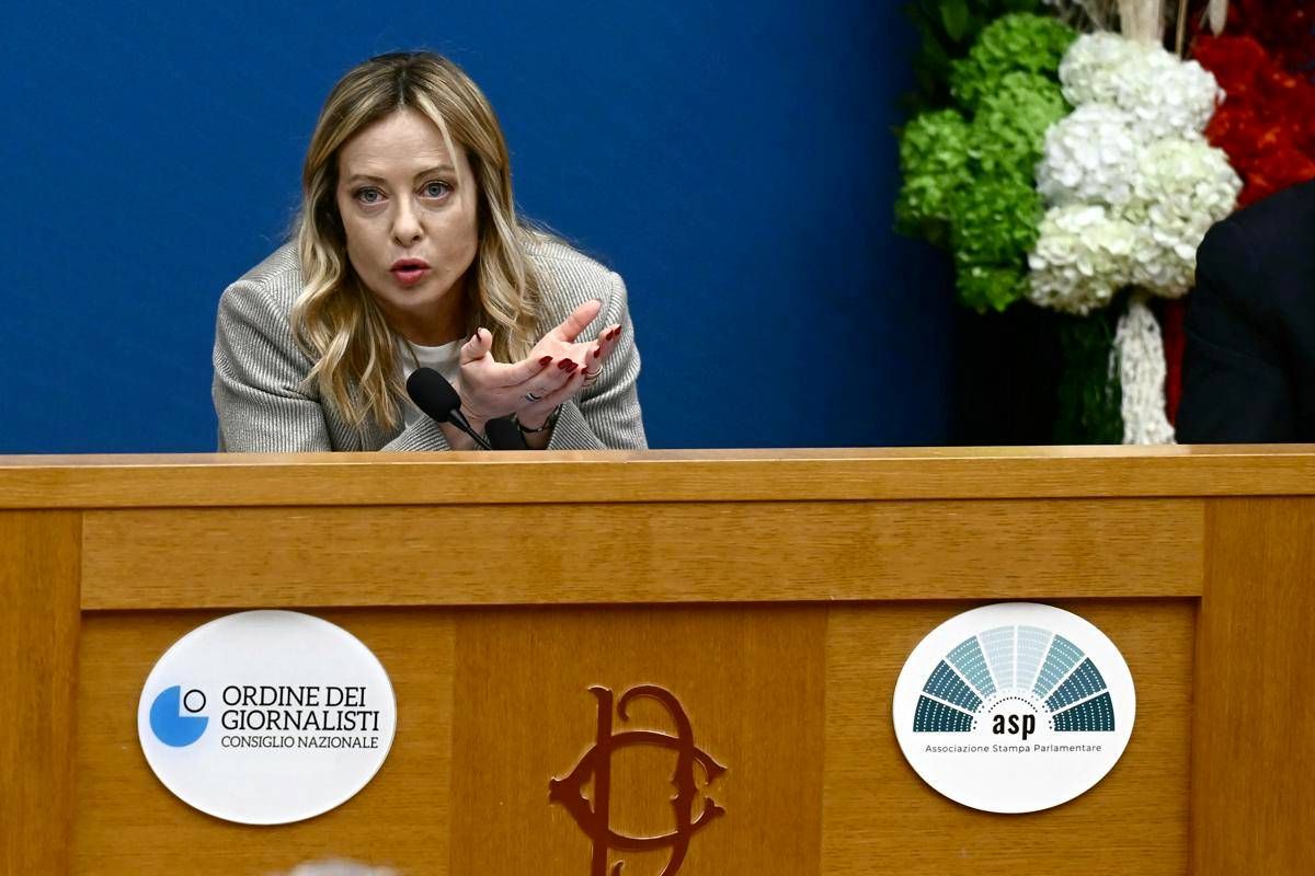 Meloni: "Trump non attaccherà la Groenlandia, Ue parli con la Russia" - 