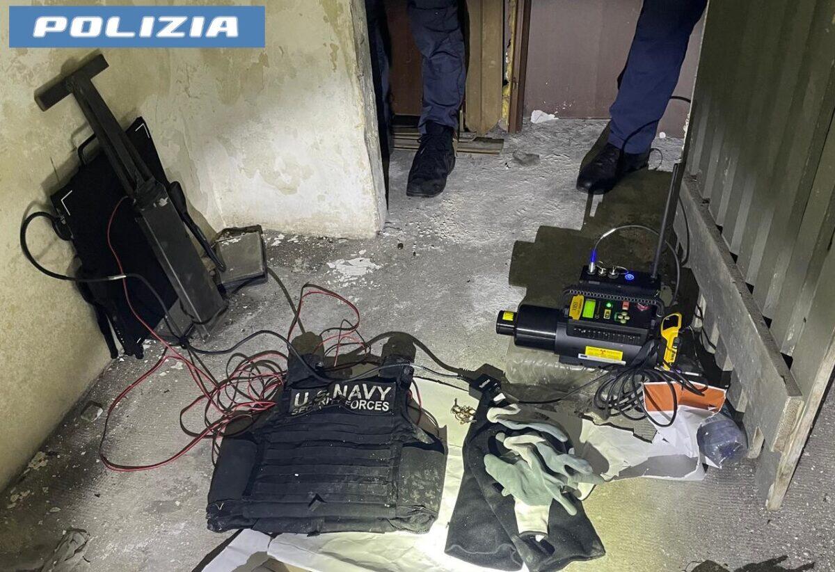 Polizia di Catania scova ordigno pericoloso in un covo nel quartiere San Cristoforo - 