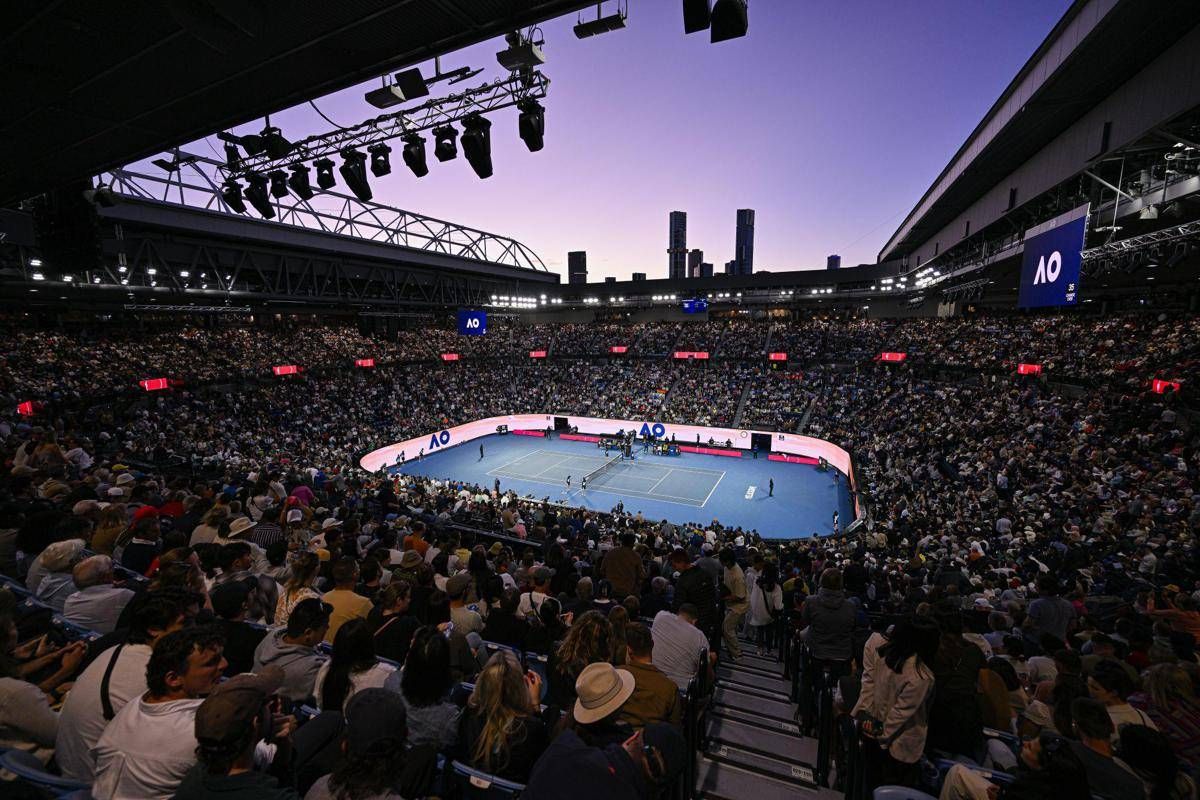 Australian Open, malore sugli spalti: interrotta Alcaraz-Paul - 