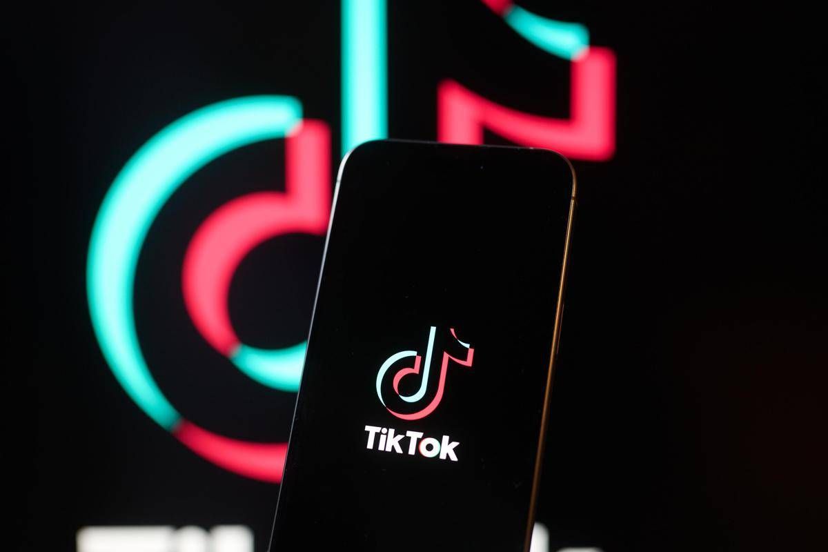 TikTok, accordo su cessione ramo Usa. Trump: "Felice di averla salvata". E ringrazia Xi - 