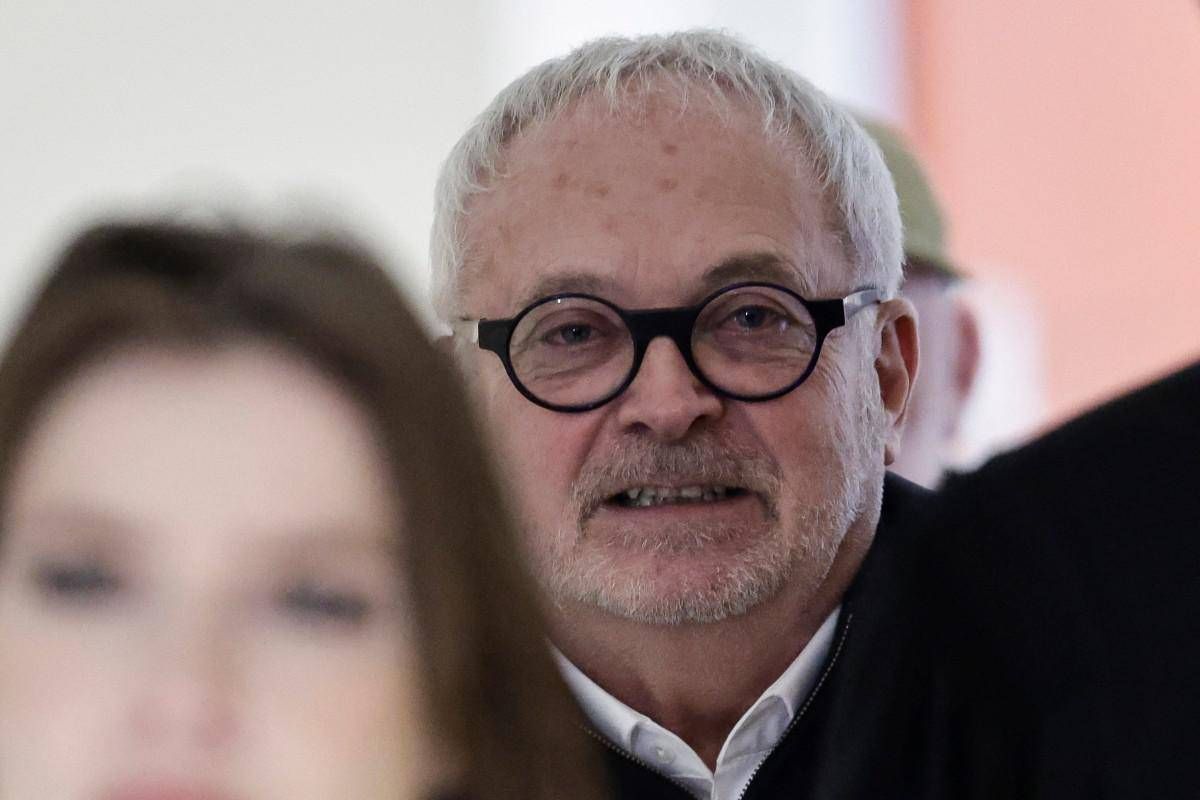 Francia, 4 anni a ex senatore Guerriau: ha drogato collega per usarle violenza - 