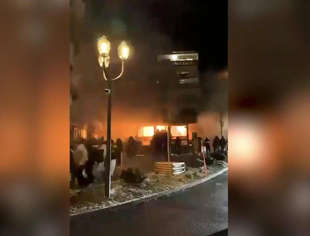 A Crans-Montana "fiamme e panico, sembrava un film dell'orrore": il racconto dei sopravvissuti - 