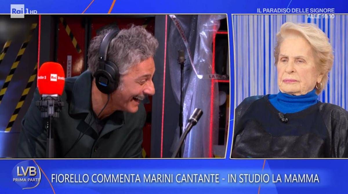 Valeria Marini canta, Fiorello ride e la mamma della showgirl gli dà ragione - 