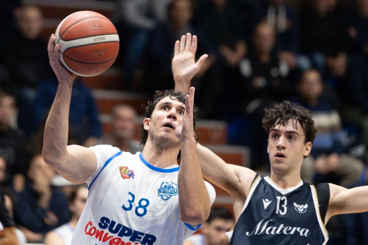 Virtus Ragusa affronta Rende in un match chiave per il titolo di campione d'inverno e l'iniziativa Teddy Bear Toss - 