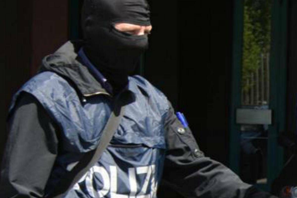 Mandato di arresto internazionale e documenti falsi, misura cautelare per 36enne russo a Bologna - 