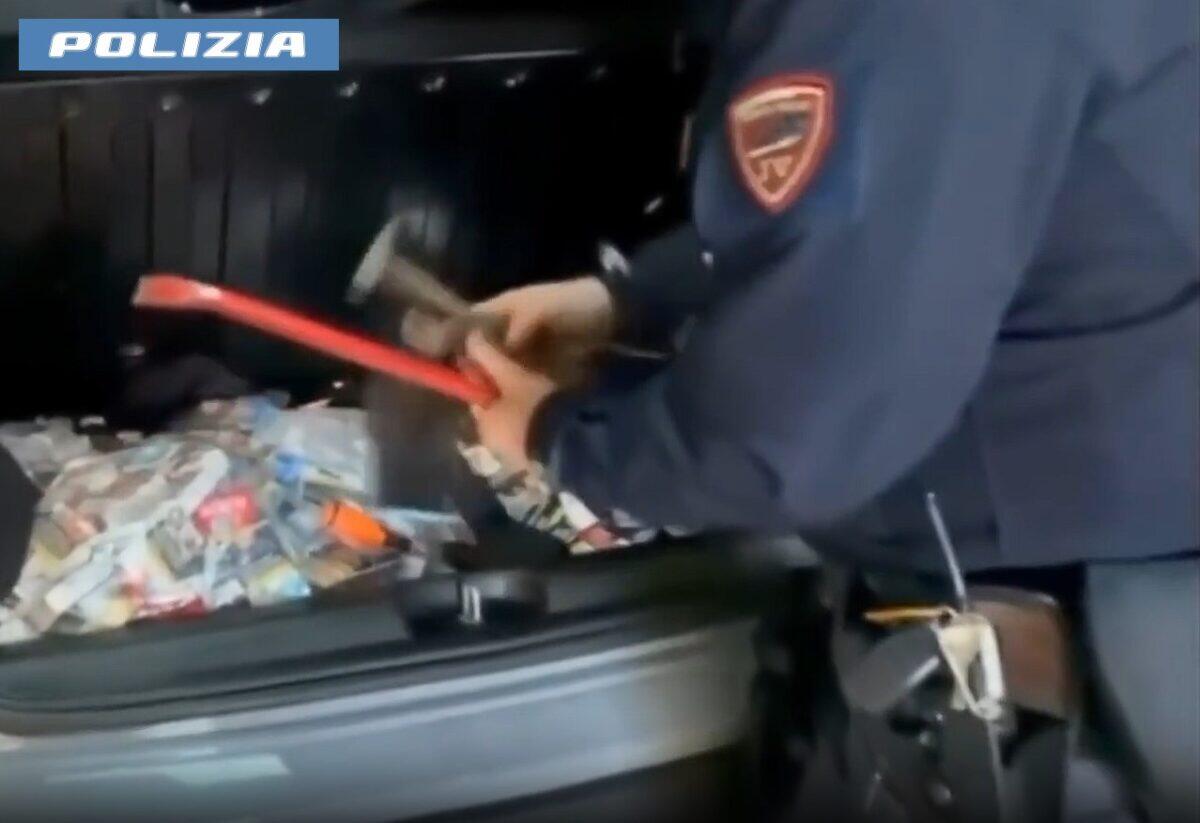 Arrestati dalla Polizia quattro giovani catanesi per rapina in un tabacchino a Caltagirone - 