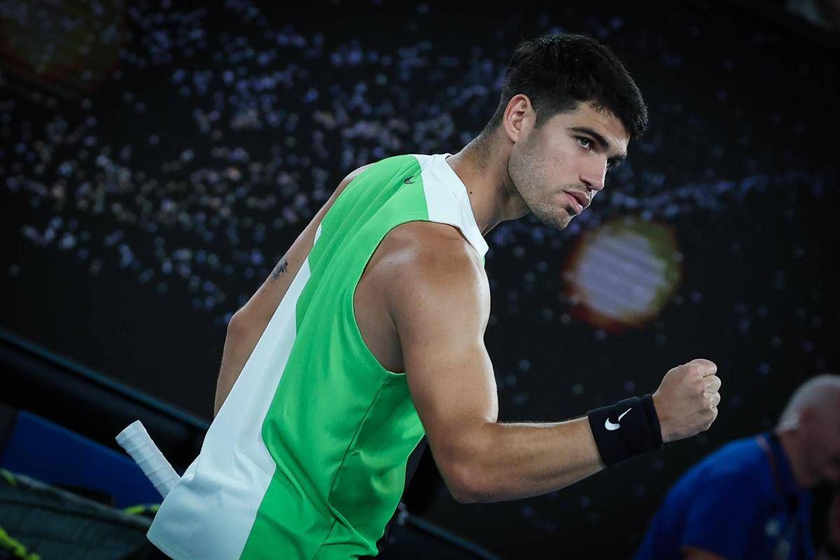 Australian Open, Alcaraz fatica con Zverev: "È una battaglia mentale". E vince il set - 
