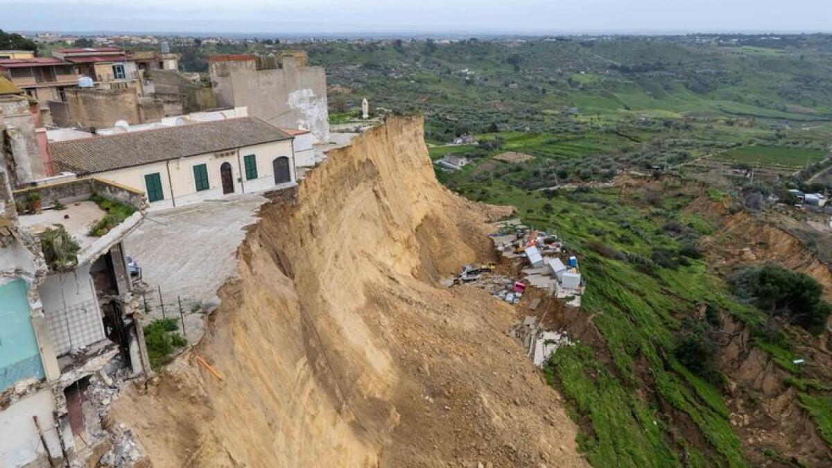 Niscemi: la comunità si stringe in preghiera per fermare la devastante frana - 