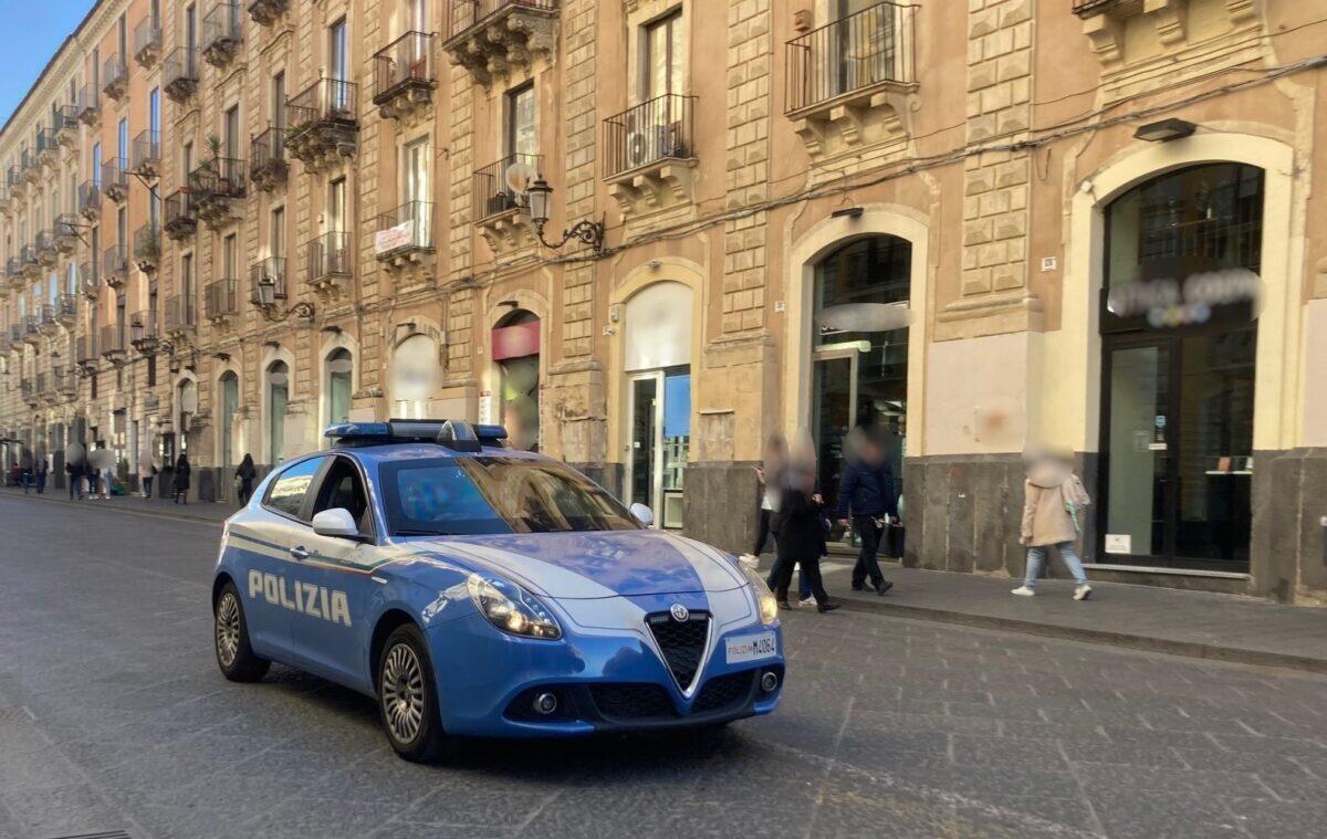 Arrestati due tunisini a Catania per tentato furto di profumi nel centro commerciale - 