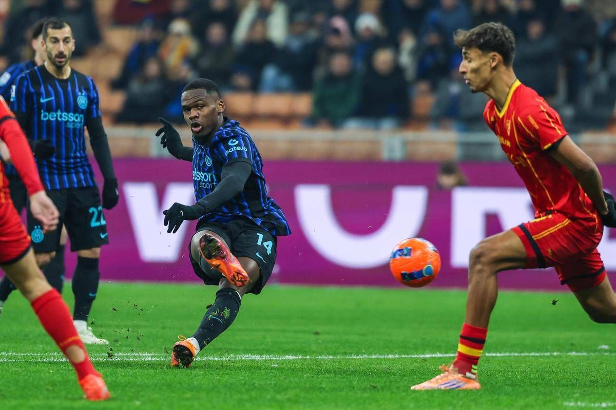 Bonny cade in area, ma Veiga colpisce il pallone: 'giallo' rigore in Inter-Lecce - 