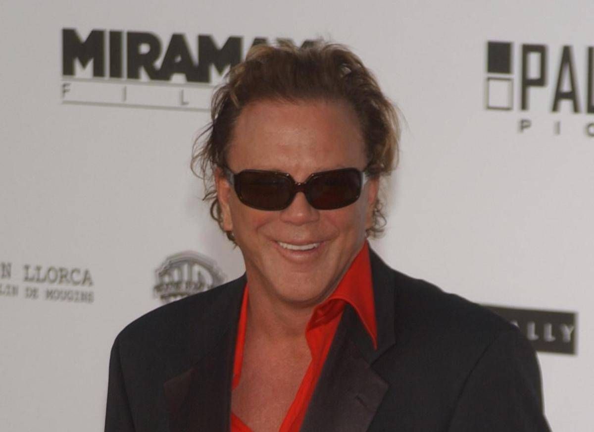 Mickey Rourke rischia lo sfratto e chiede aiuto ai fan: "Mi servono 59mila dollari" - 