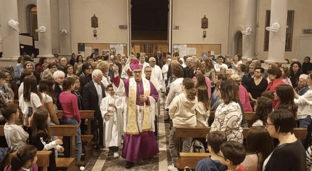 Visita pastorale del vescovo La Placa alla parrocchia Madonna delle Lacrime di Vittoria - 