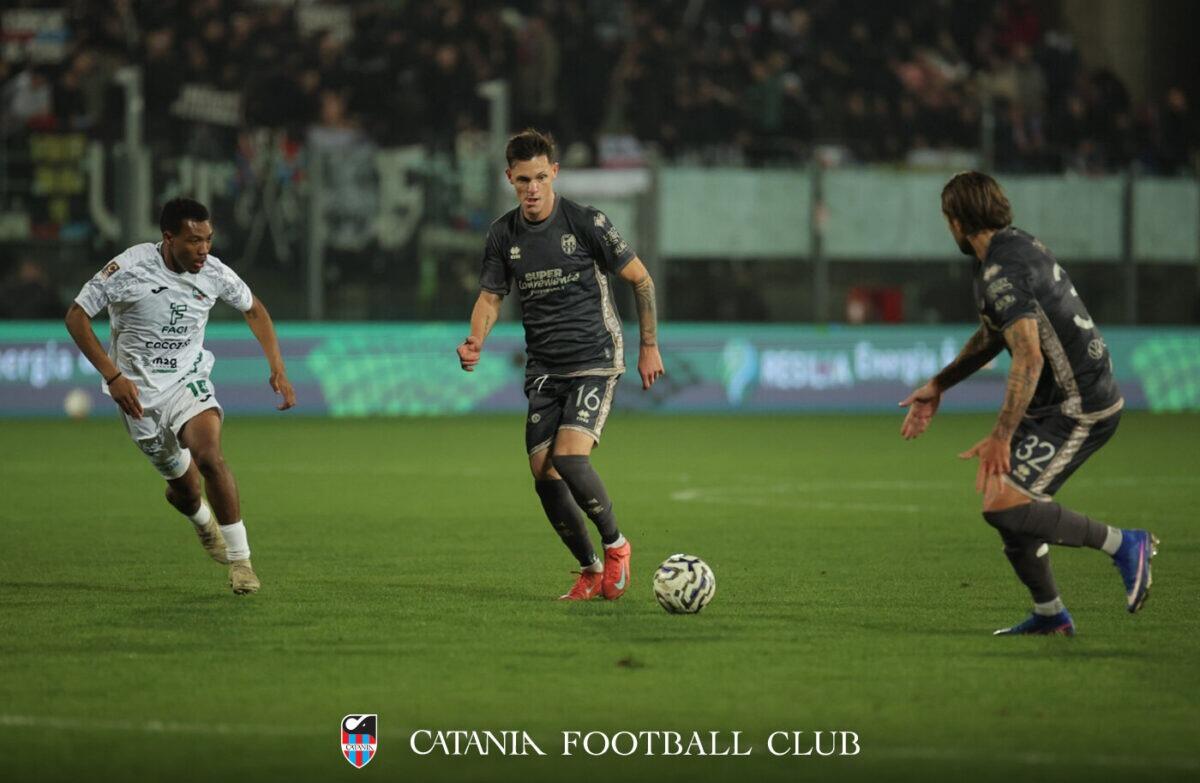 Calcio Catania conquista il successo in trasferta contro il Monopoli con una vittoria per 2-1 - 